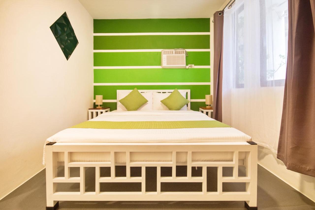 8 Colors Beach House Resort Boracay Extérieur photo