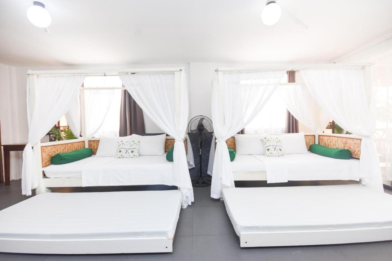 8 Colors Beach House Resort Boracay Extérieur photo