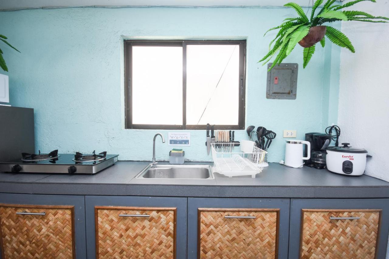 8 Colors Beach House Resort Boracay Extérieur photo