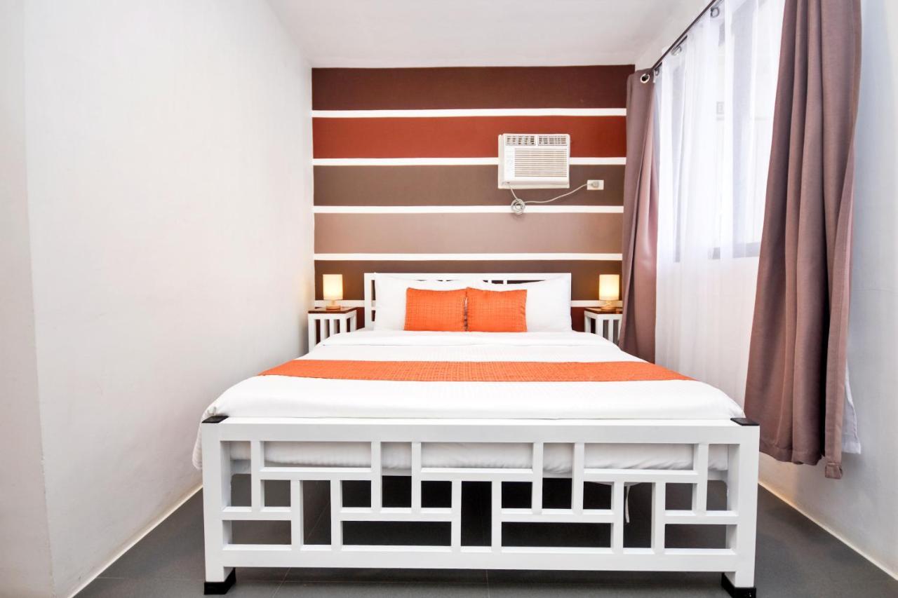 8 Colors Beach House Resort Boracay Extérieur photo