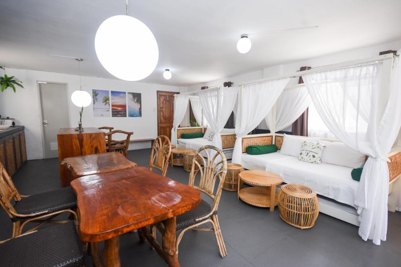 8 Colors Beach House Resort Boracay Extérieur photo