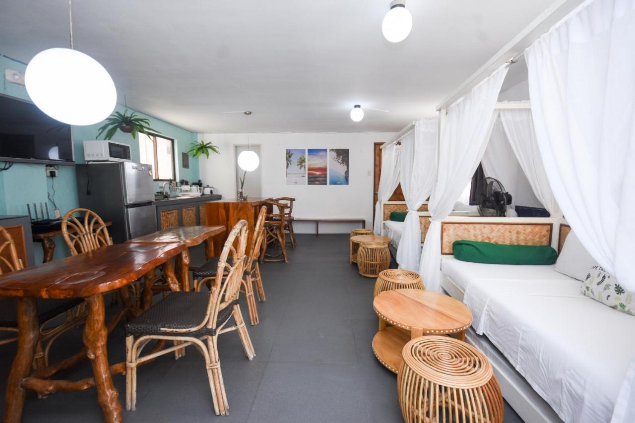 8 Colors Beach House Resort Boracay Extérieur photo