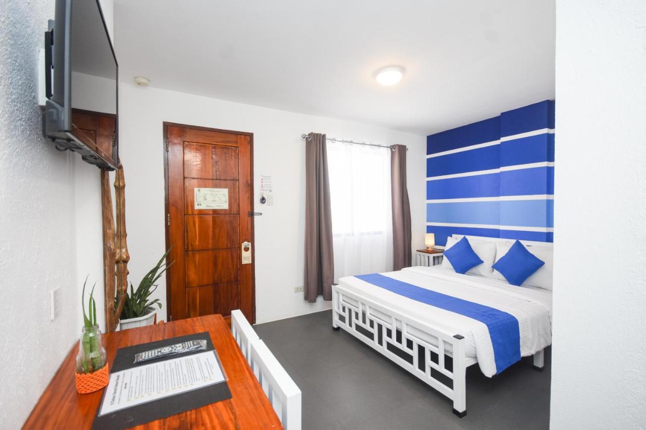 8 Colors Beach House Resort Boracay Extérieur photo
