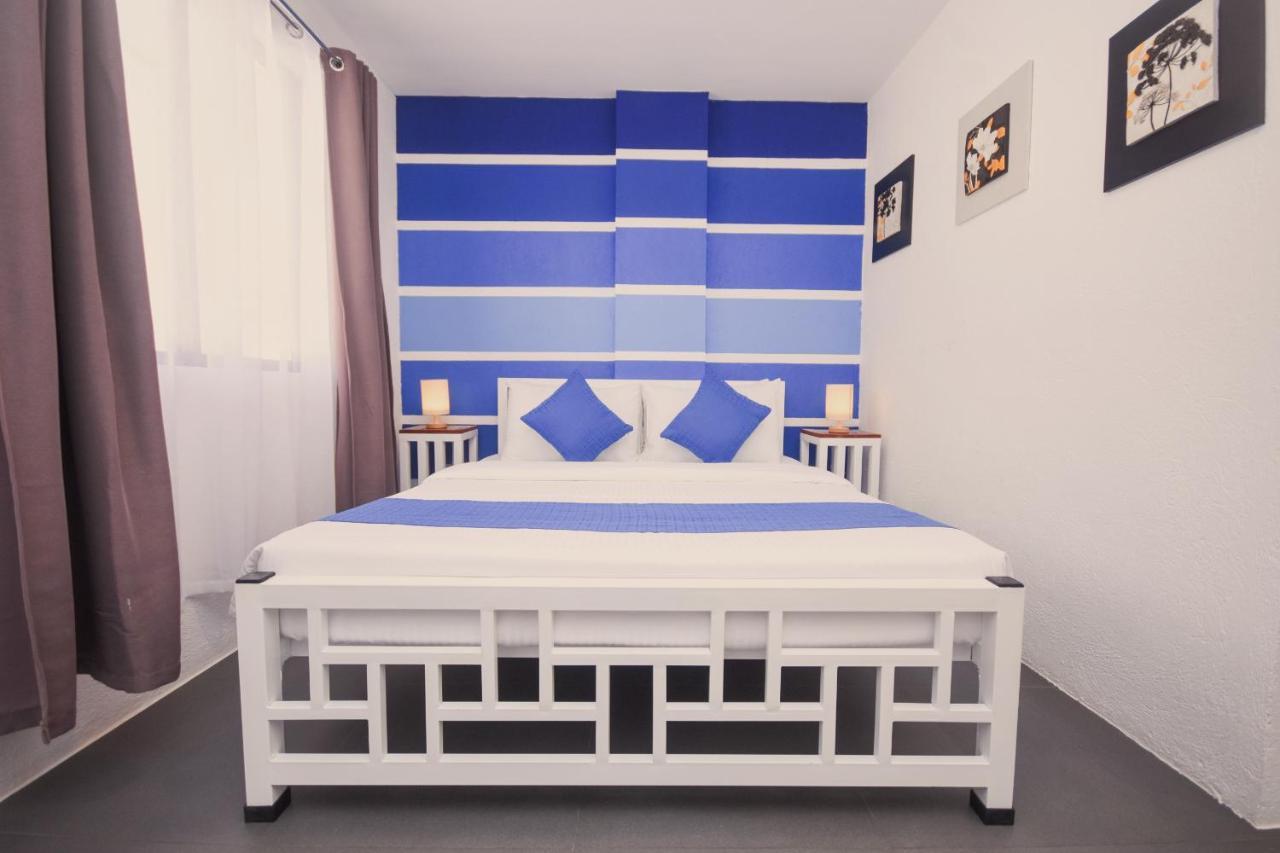8 Colors Beach House Resort Boracay Extérieur photo