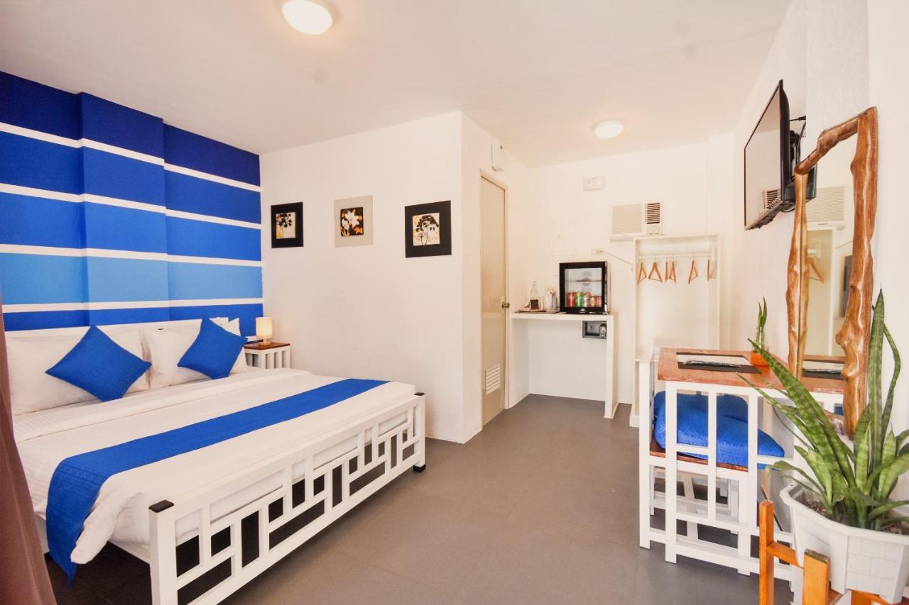 8 Colors Beach House Resort Boracay Extérieur photo