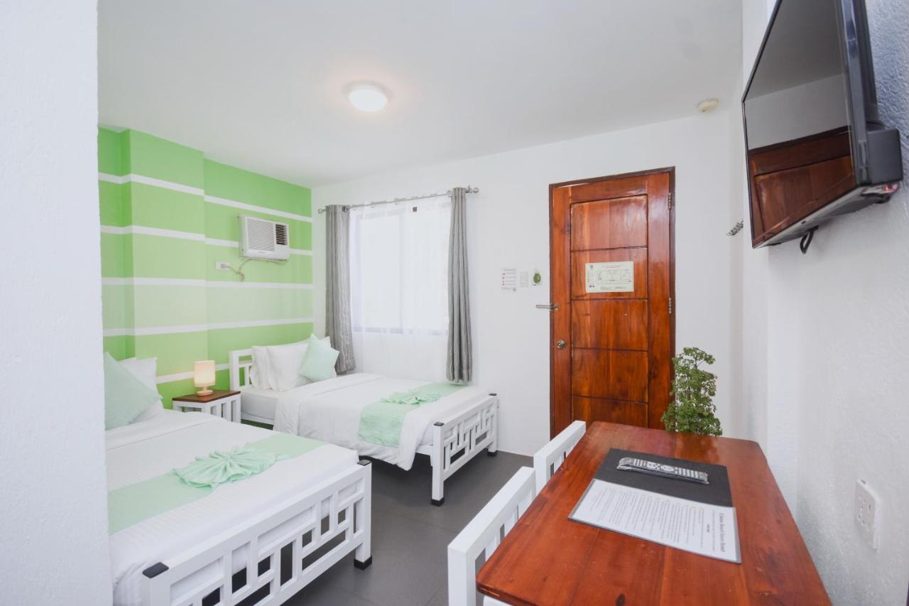8 Colors Beach House Resort Boracay Extérieur photo