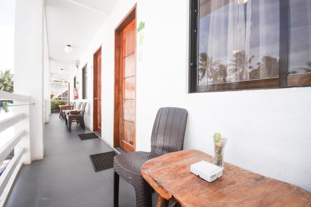 8 Colors Beach House Resort Boracay Extérieur photo