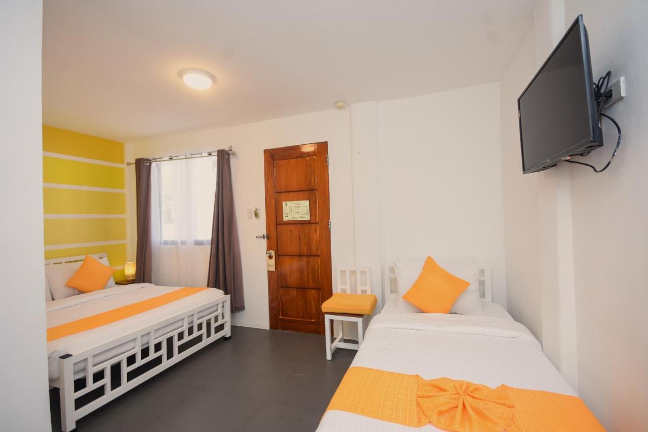 8 Colors Beach House Resort Boracay Extérieur photo