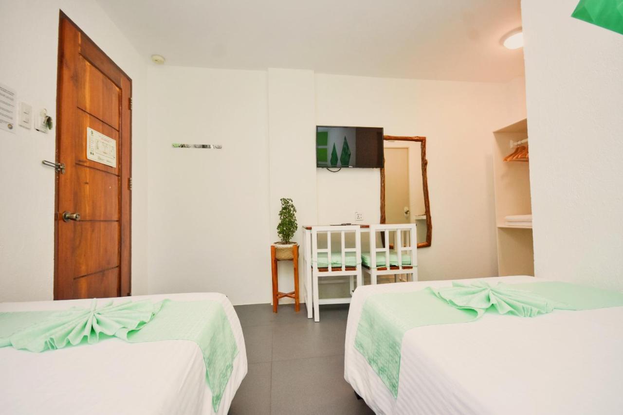 8 Colors Beach House Resort Boracay Extérieur photo