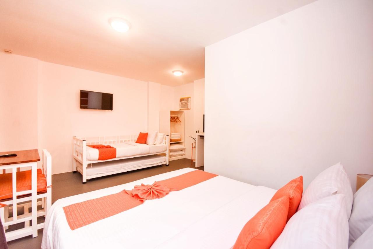 8 Colors Beach House Resort Boracay Extérieur photo