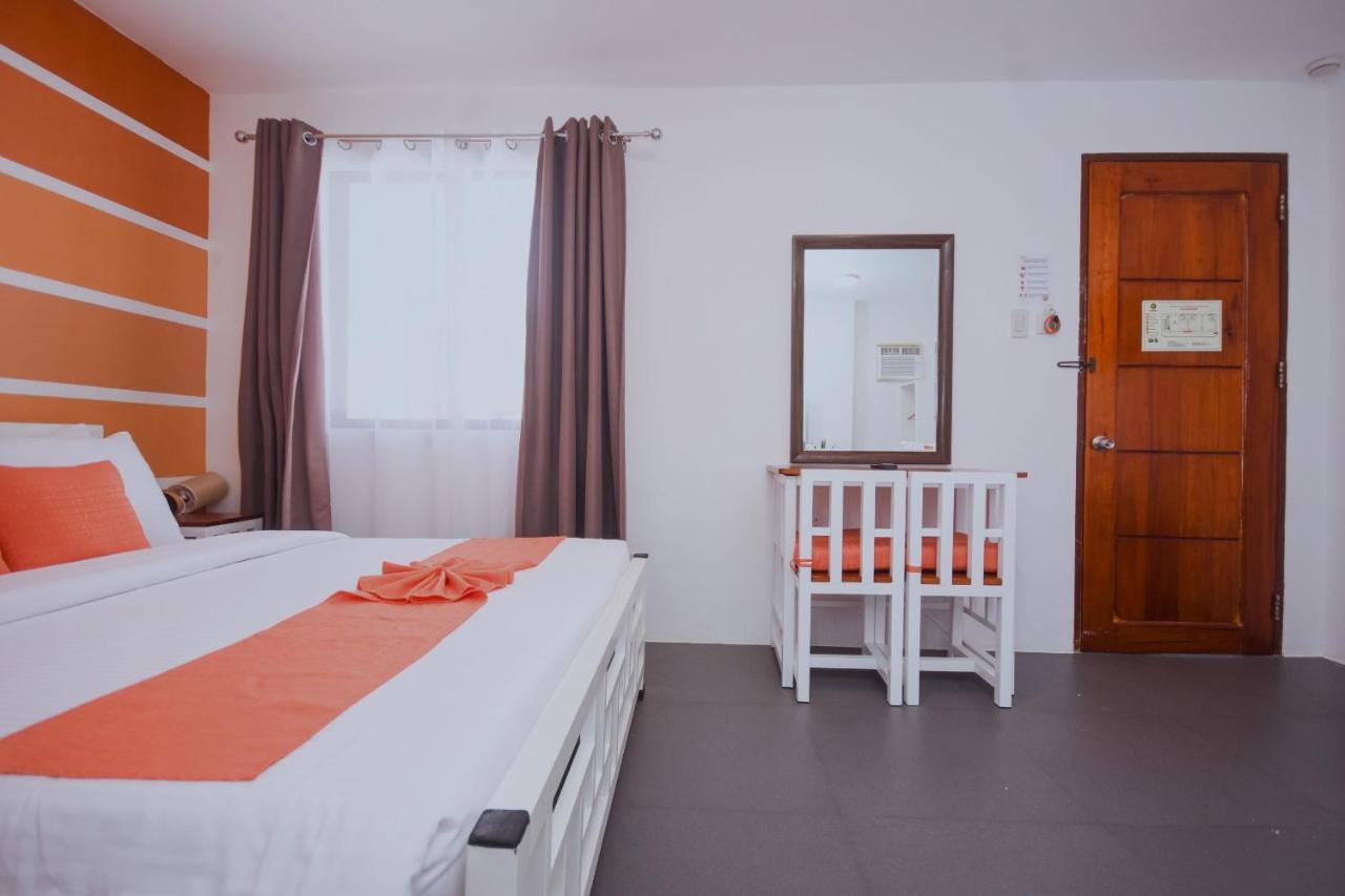 8 Colors Beach House Resort Boracay Extérieur photo