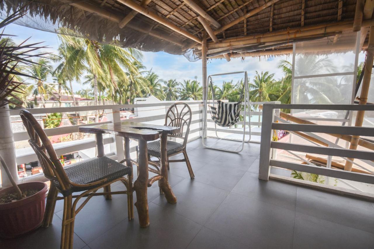 8 Colors Beach House Resort Boracay Extérieur photo