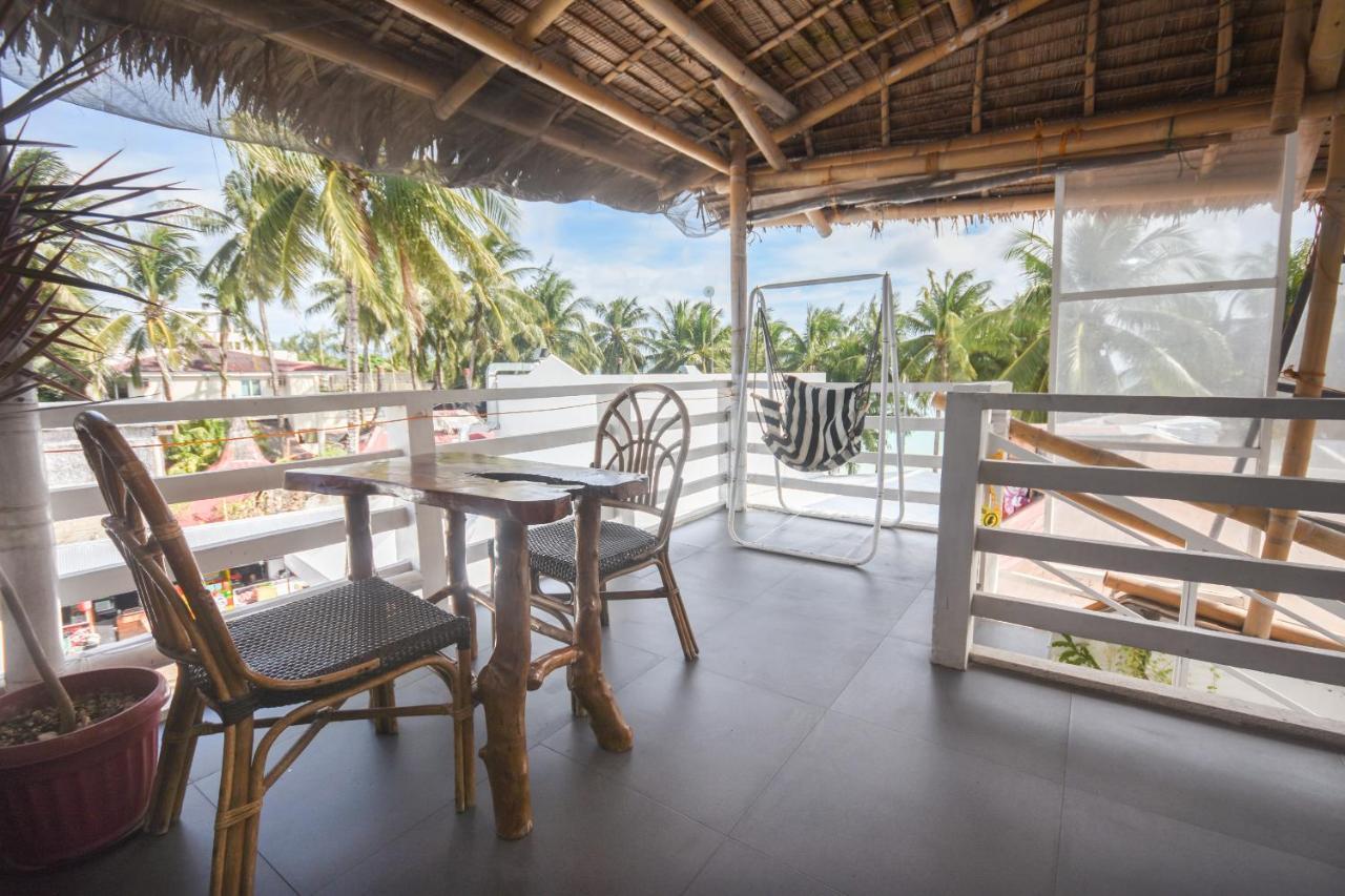 8 Colors Beach House Resort Boracay Extérieur photo