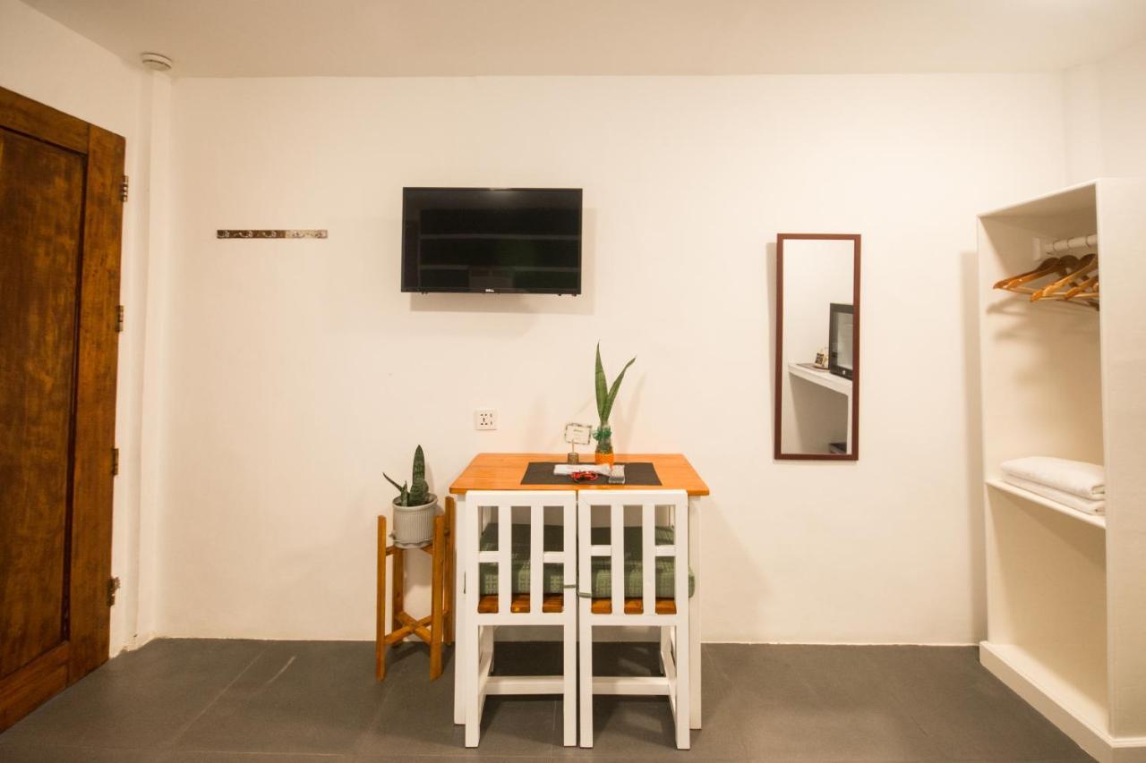 8 Colors Beach House Resort Boracay Extérieur photo