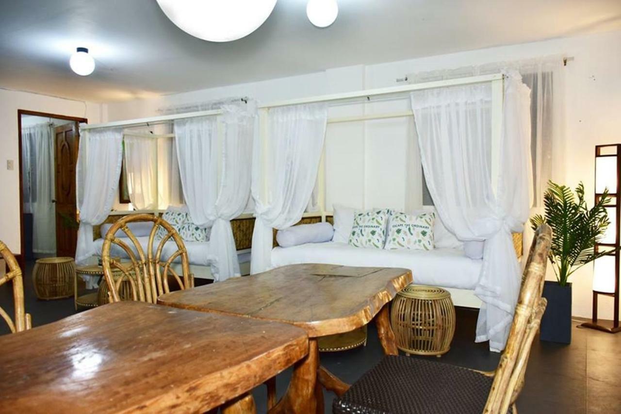 8 Colors Beach House Resort Boracay Extérieur photo
